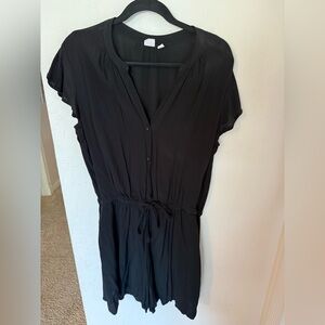GAP Black tie waist romper with pockets